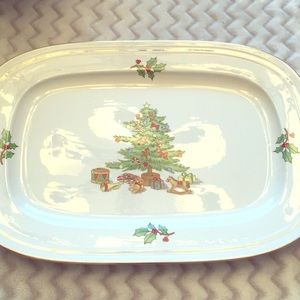 Holiday Hostess Plater